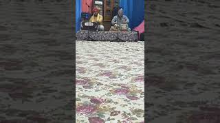 Increíble Kirtan acompañando con la Tabla India Tej Singh a Gurjot Singh con el Harmonium.