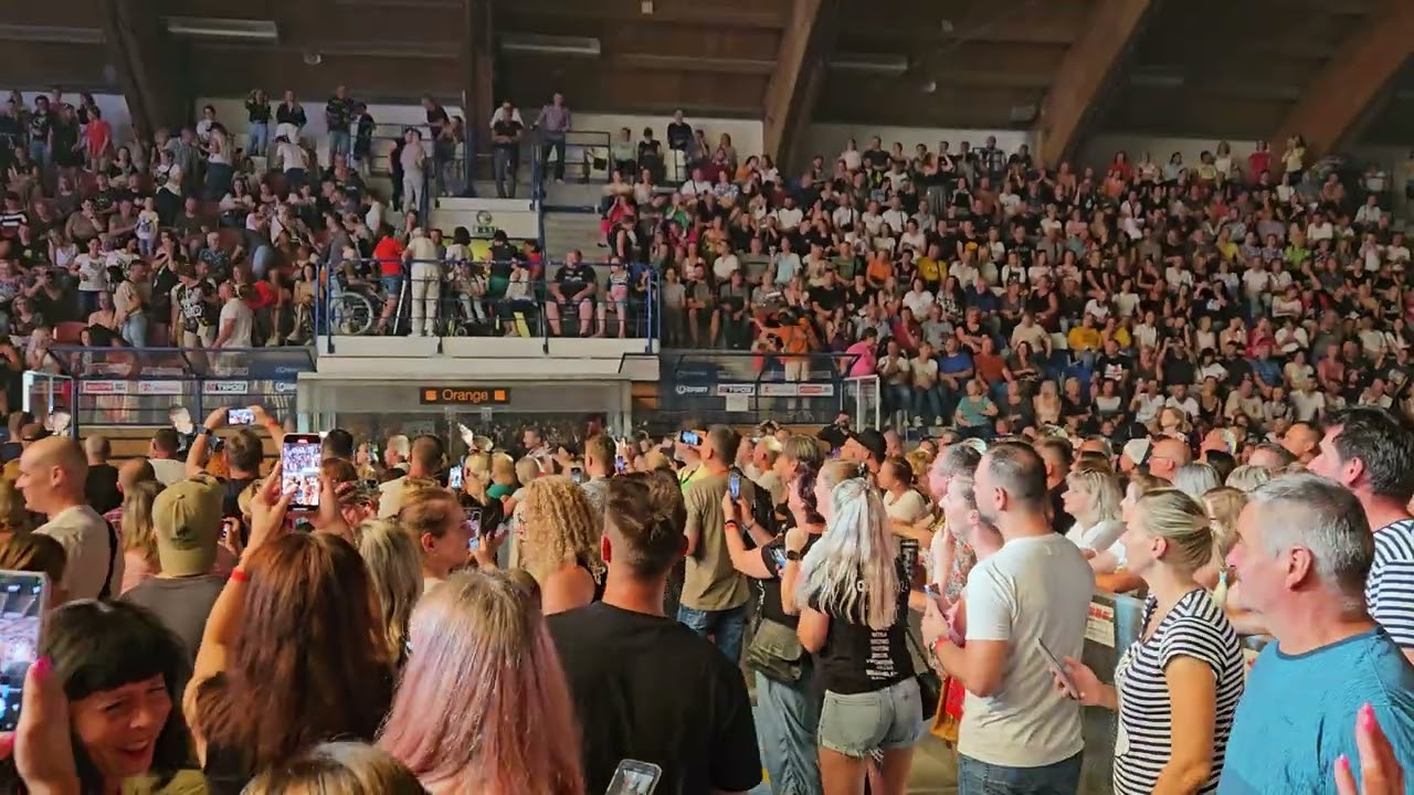 Habera a Team - Laska necestuj tym vlakom 26.6.2024 Brezno 10/10