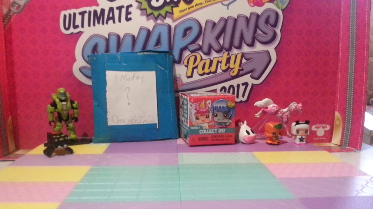 Blind Bag Box #35: My Mini MixieQ's, Panini Stickers, Charmbles