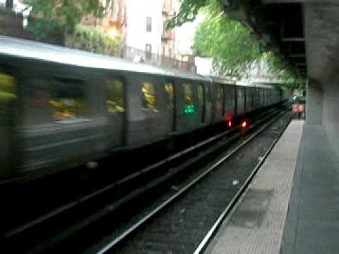 R68A B Train at Cortelyou Rd - YouTube