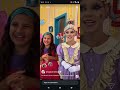 Débora Gomez e Marianna Santos os elencos com o picapau amarelo fazendo trava língua