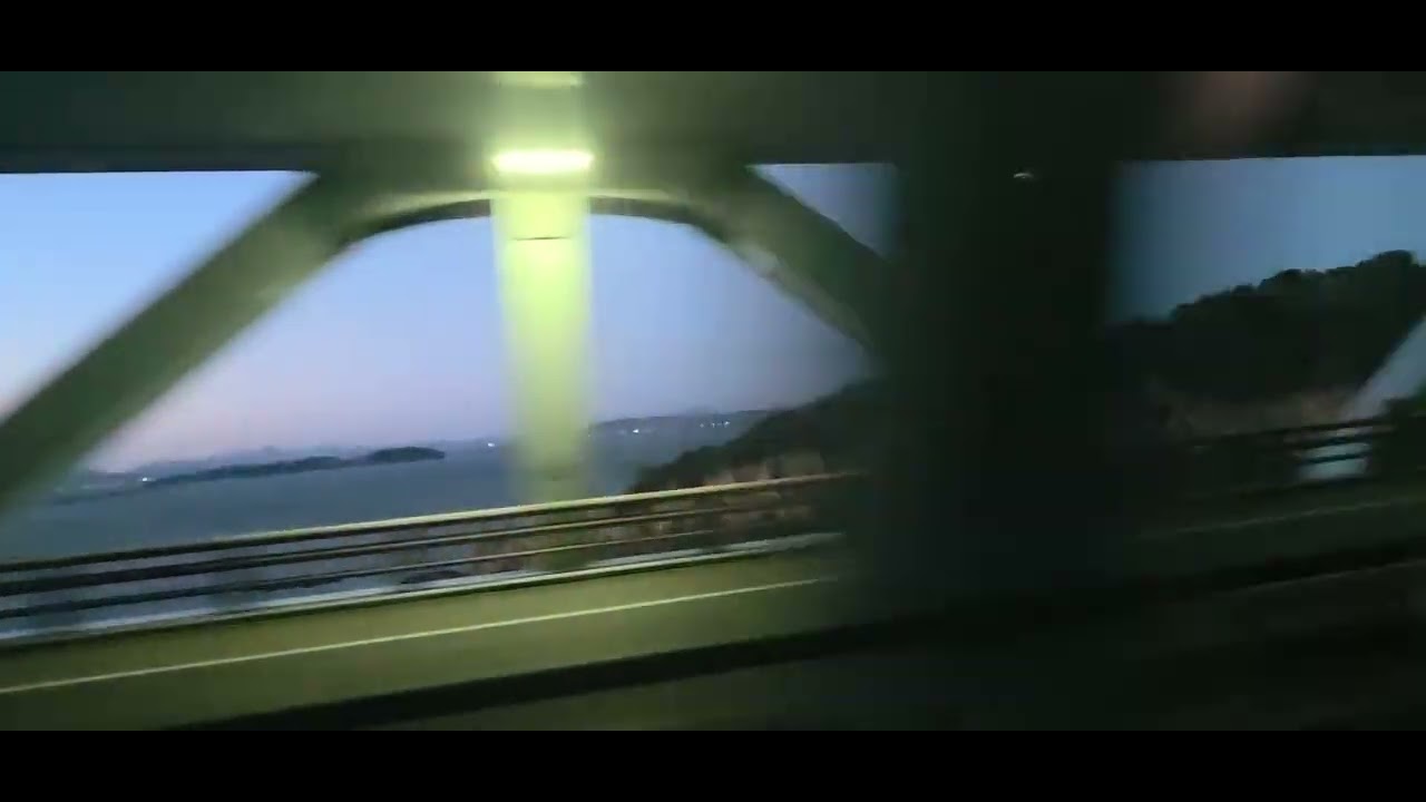 지금 현재시간 18시도 안 됬는데 벌써 어두워지고 있습니다.