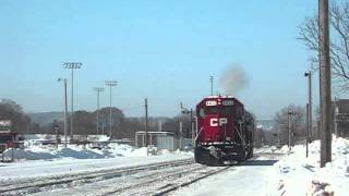 Intermodals, Manifests and Coal trains flying through Winona MN! Must See!