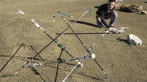 NASA Demonstrates Super Ball Bot Prototype