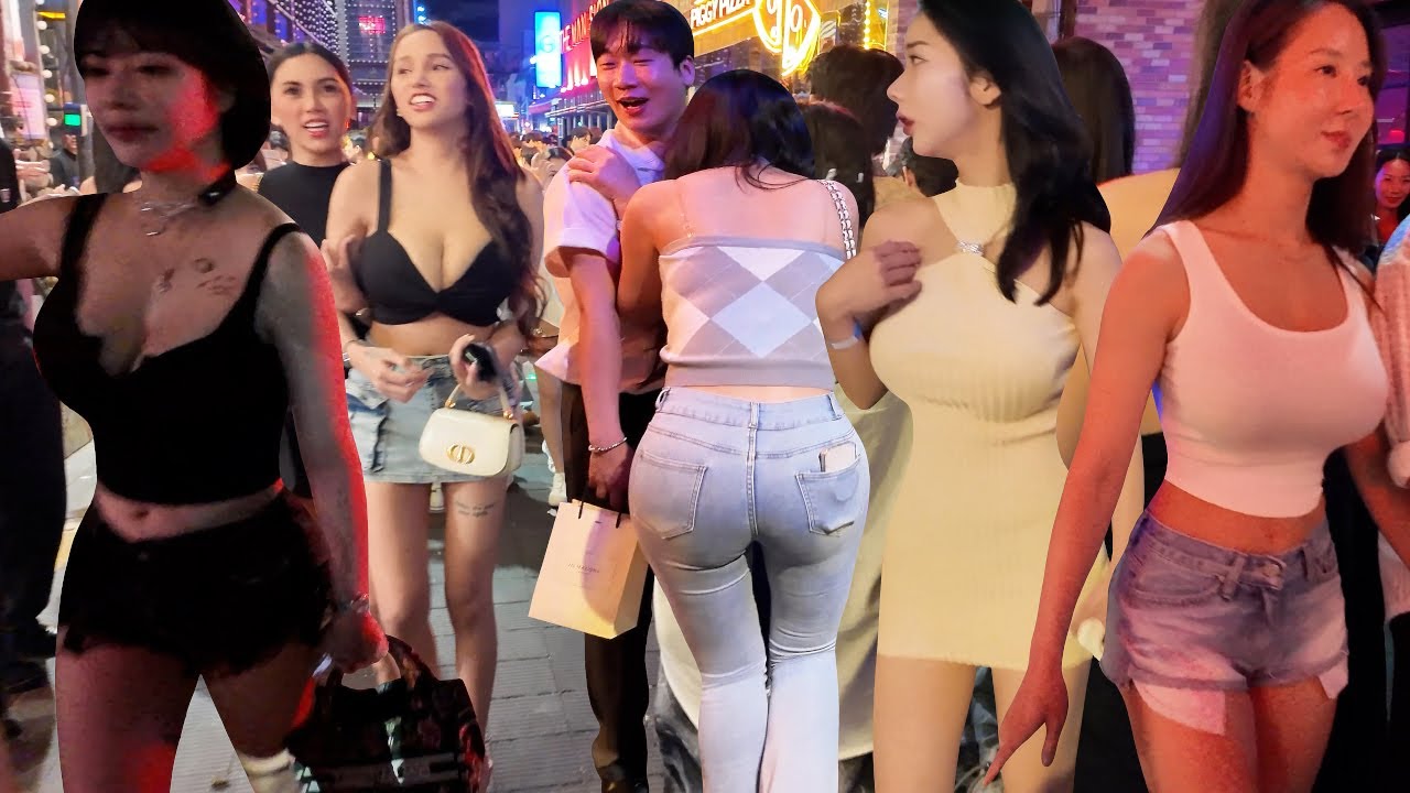 The tropical night in Itaewon Club Street in Seoul is wonderful ^^ # ITAEWON # SEOUL # KOREA