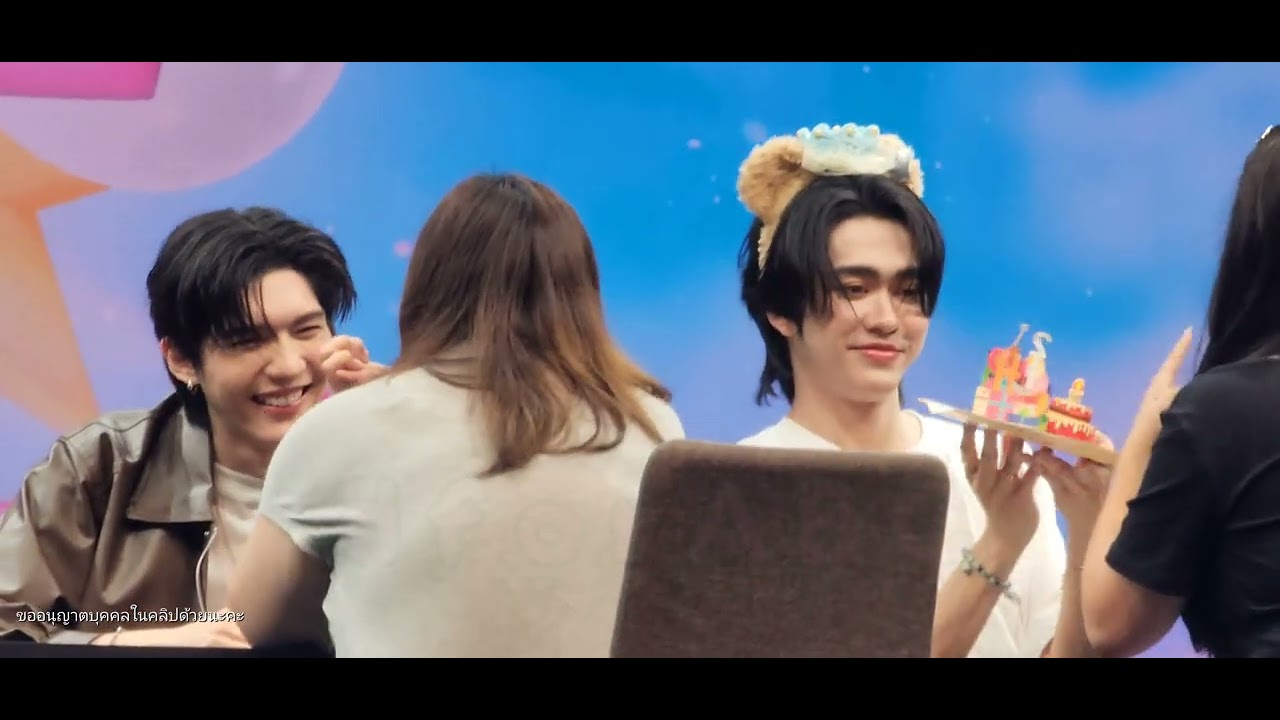 AouBoom Random fansign @ FANIVAL2025 09102025 (ขออนุญาตบุคคลในวิดีโอด้วยนะคะ🙏)