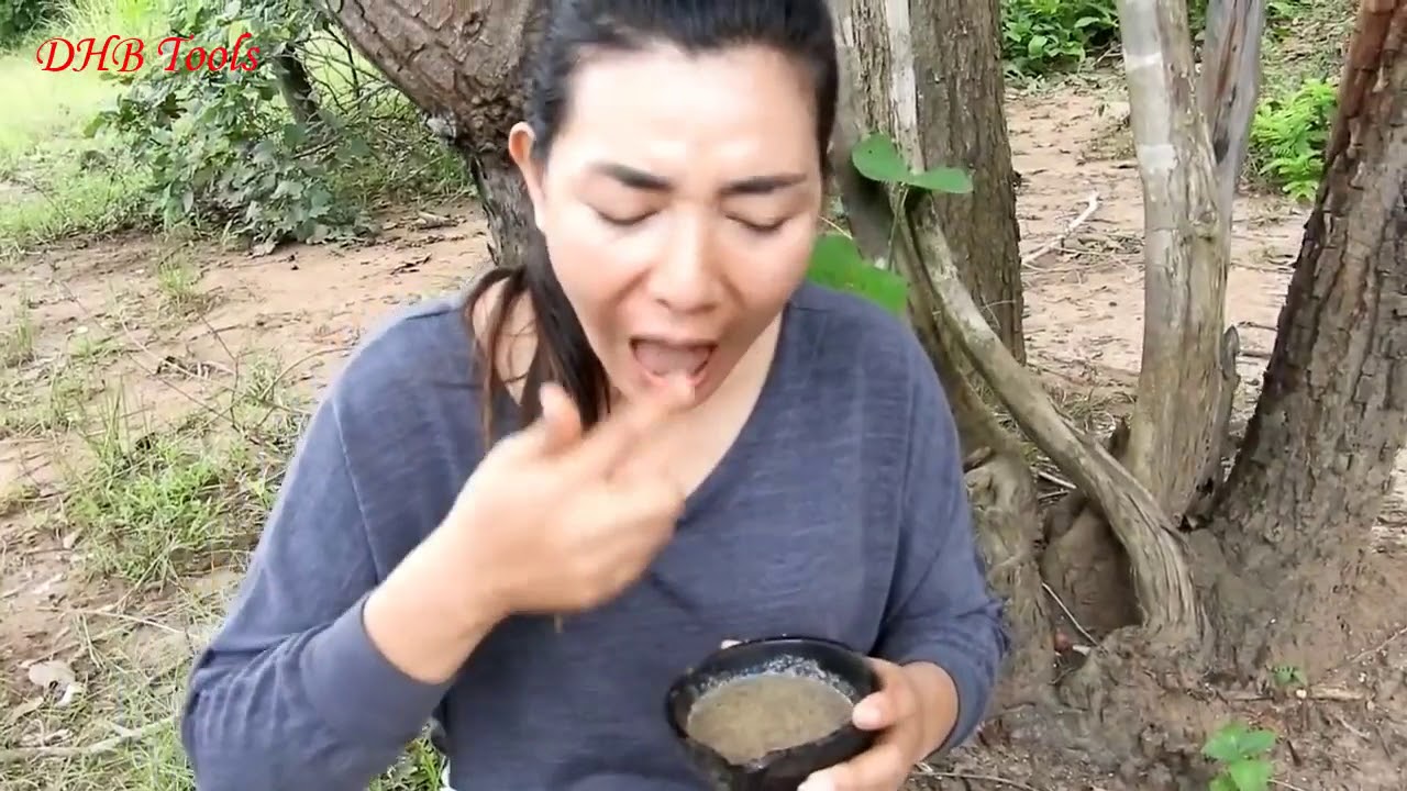 Primitive Technology // Survival skill cooking duck egg in forest //Big duck egg  eating delicious