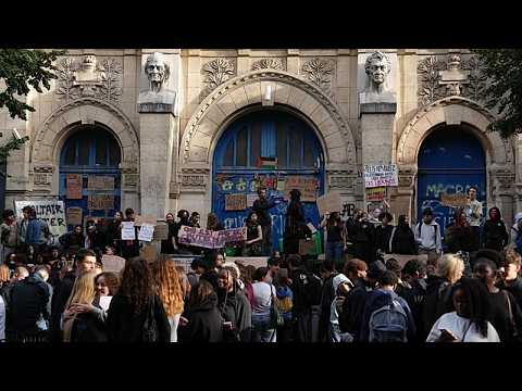 Unos 400 institutos cierran en Francia por las nuevas protestas de estudiantes