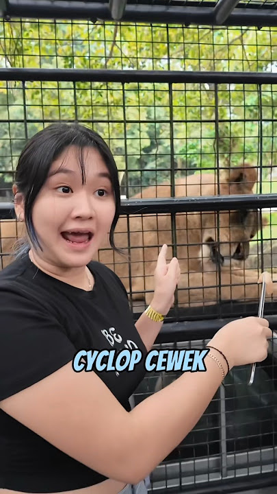 Sulit ngasih makan singa ya #dellaseptt #funny #dailylife #animals