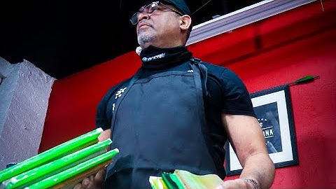 Screen Print Your Own T-Shirt: Push Stroke or Pull Stroke Squeegee