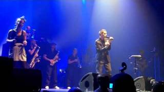 Hocus Pocus feat. Elodie Rama - Voyage immobile (Live @ Zenith de Paris - 13/10/2010)