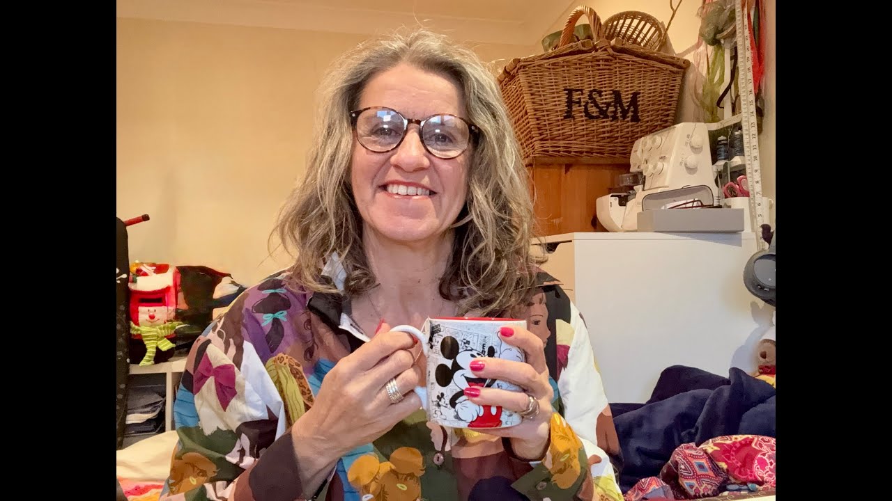 После просмотра Vlogmas мы наверстали упущенное в шитье!