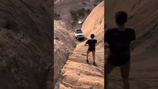 Unlocked LX470 takes on Hells Gate in Moab
