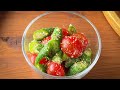 【簡単・節約】夏野菜が劇的にウマいオクラとトマトの「やみつき白だしごま和え」