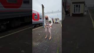 Ростовский блогер Николай Василенко едва не опоздал на поезд, играя в классики в городе Лиски.