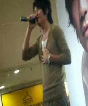Gary Cao Ge 曹格 at IMM 3/3/07 singing Superman