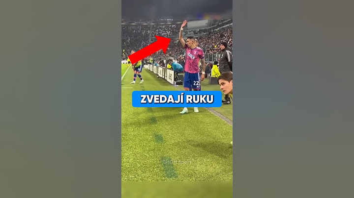 Proč Fotbalisti ZVEDAJÍ RUKU před rohovým kopem? 🙋‍♂️⚽
