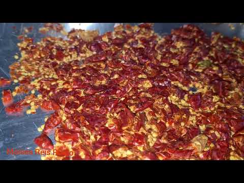 ASMR socando pimenta calabresa