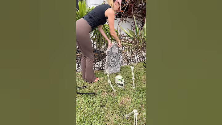 Decorating our house for Halloween! Easy Halloween decor!