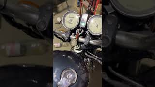 🚨 Yamaha SR250 se queda acelerada… ¿Alguien sabe por qué? 🤔🏍️
