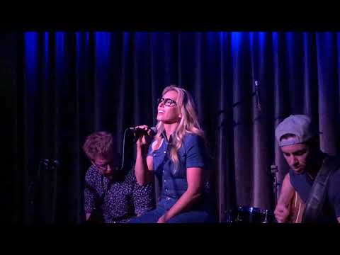 Brooke Josephson "Love Me Like A Man" (Bonnie Raitt cover) Live Acoustic at Hotel Cafe LA