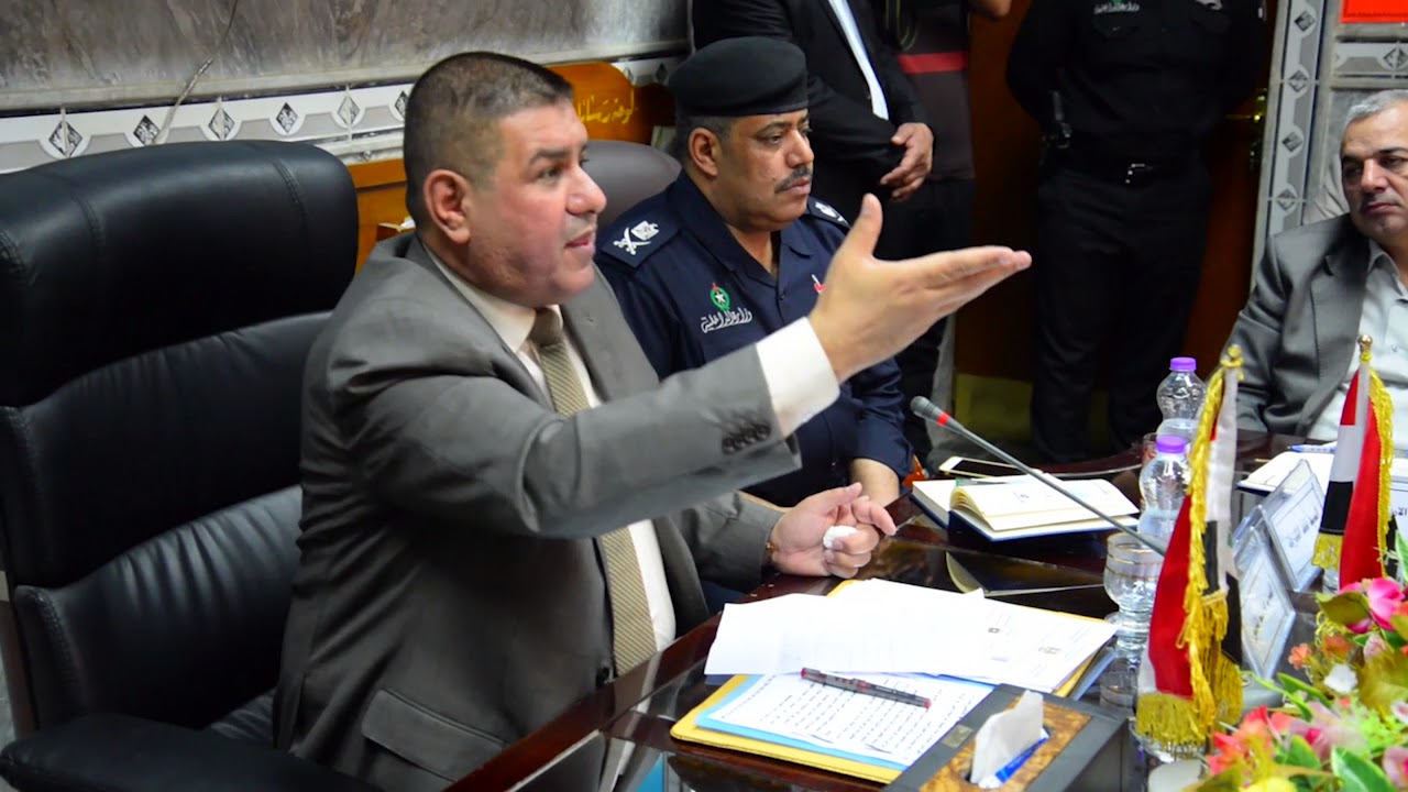 محافظ المثنى الدكتور فالح الزيادي يتحدث مع قادة الاجهزة الامنية حول الواقع الامني