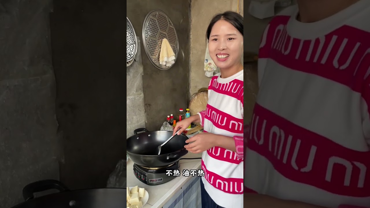 又到了吃白菜的季节，今天齐女士在家给我们腌辣白菜，酸甜清脆又好吃，晚饭我和楠哥又做了白菜炒肉，白菜炖豆腐。#腌辣白菜 #白菜炒肉 #白菜炖豆腐 #东北农村生活vlog #带大家了解东北日常生活 @抖