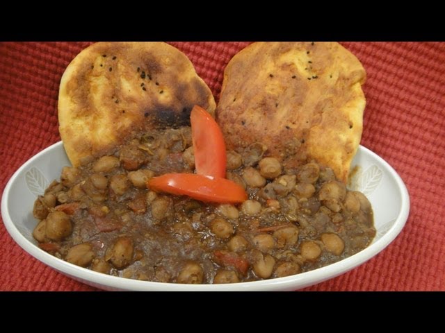 Bheegha Kulcha Chole | Chef Saurabh | Sanjeev Kapoor Khazana