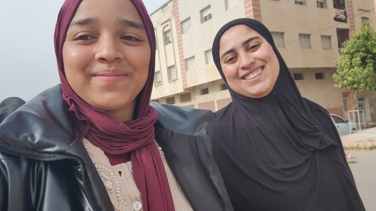 حنان وفاطمة الزهراء  حاطين راس على رأس فهاد رمضان بقات بلاصة ديال نعيمة الصحراوية  كبيرة😢😭❤️