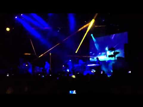 New Order - Bizarre Love Triangle