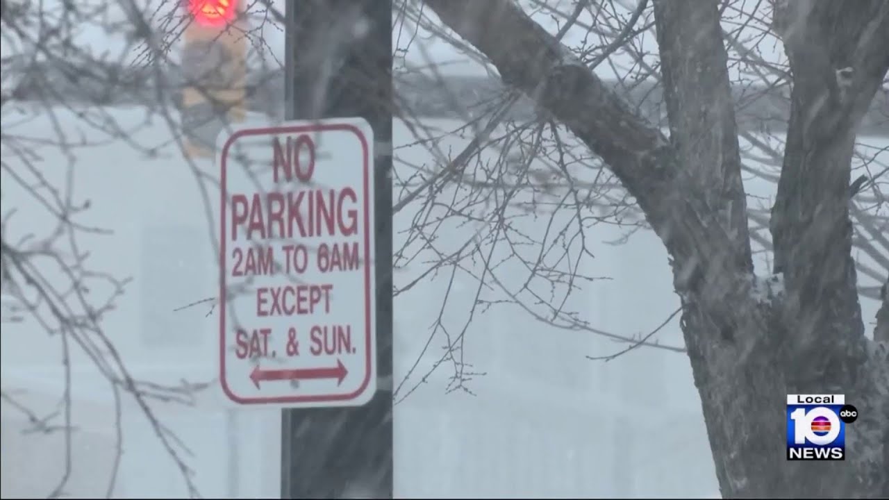 Lake effect snow blankets part of Pennsylvania - YouTube