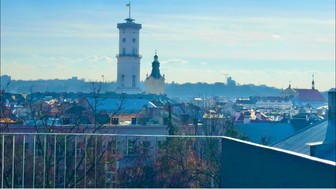 Прогулянка весняним Львовом. Алея Героїв Небесної Сотні #львівяквінє #lvivskijbatyar  #walkinglviv 