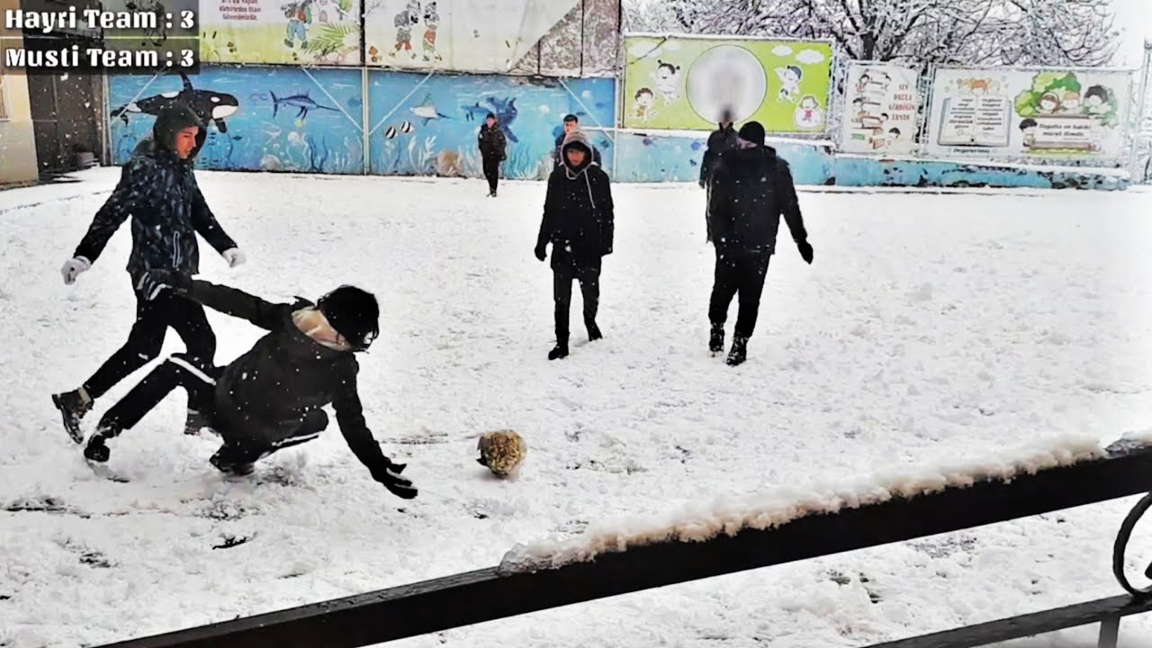 KARDA MAHALLE MAÇI FUTBOL OYNAMAK !!! (çok eğlenceliii)