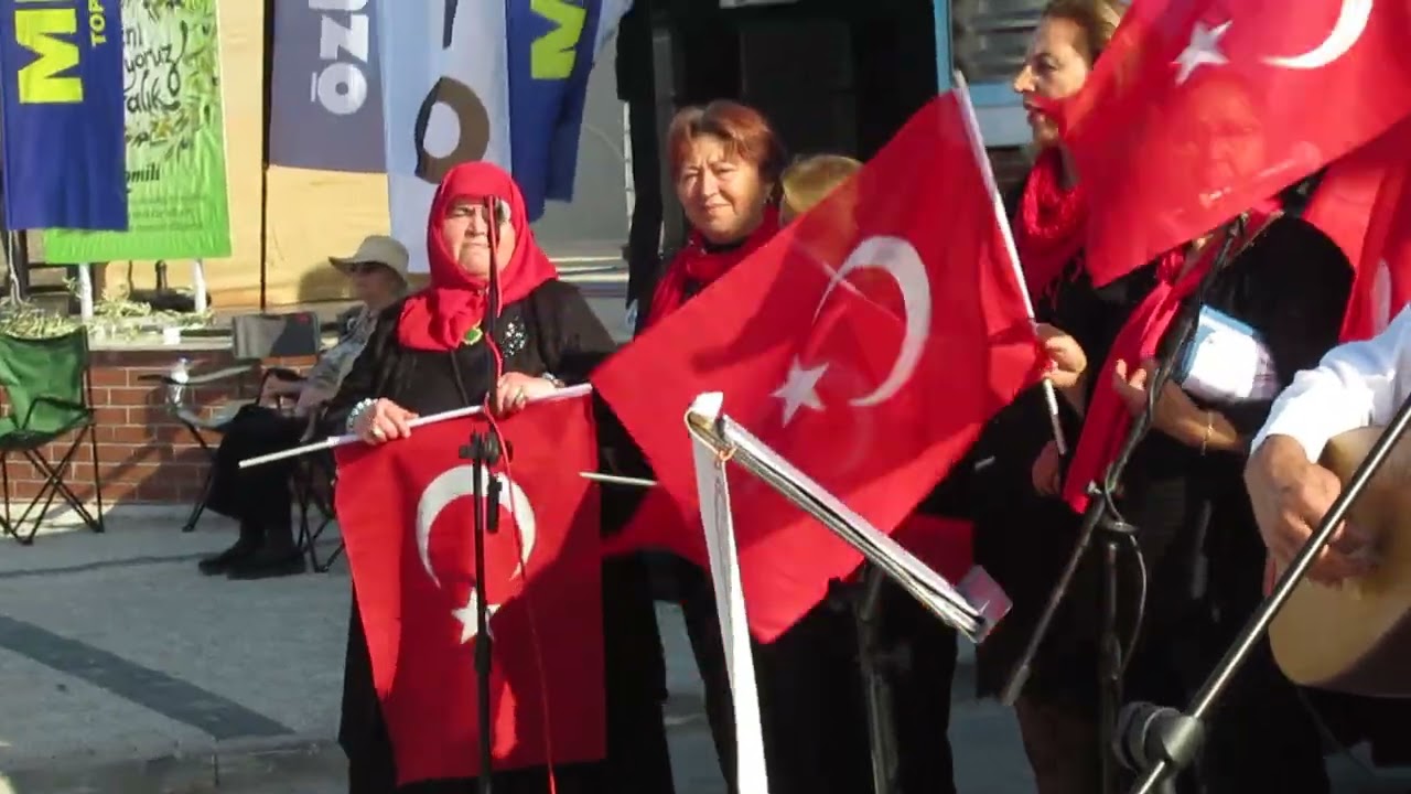 SELAMİ SELER HOCA .SARI SAÇLIM MAVİ GÖZLÜM AYVALIK ZEYTİN HASADI FESTİVALİ  6 KASIM 2022.MVI 0582