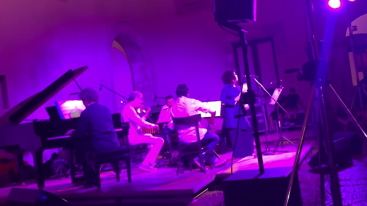 Antonella Ruggiero, Roberto Olzer e il Quintezz jazz - suoni Africani