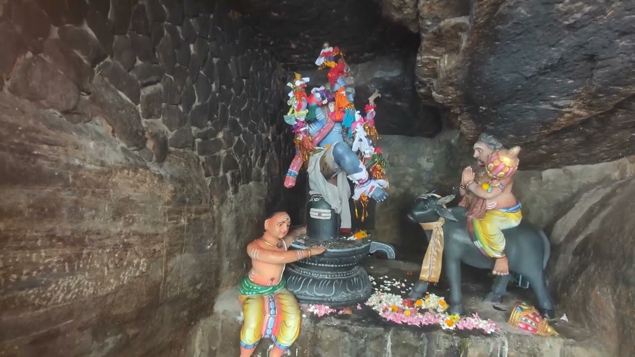 Trincomalee : Swami Rock avec le Koneswaram temple - un rituel interdit au Lakshmi Narayana Perumal