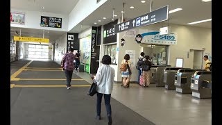 米原駅の在来線と東海道新幹線の改札口の風景