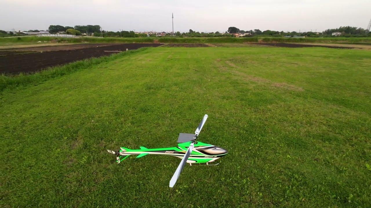 FUTABA CGY770R 飛行調整 - YouTube