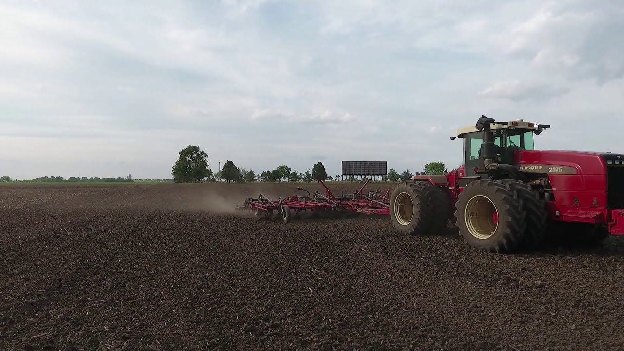 Working the fields in Central Illinois - YouTube