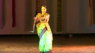 A beautiful composition rabindranath tagore penned after hearing the
carnatic meenakshi memudum dehi in raag poorvikalyani. this is sung by
l...