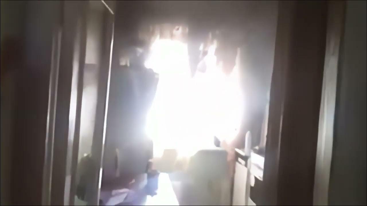 Упал лицом в кипящее масло видео. Чувак спалил кухню кипящим маслом. парень спалил кухню маслом видео. чувак спалил кухню кипящим маслом фото. в кипящее масло налить воду видео эксперты.