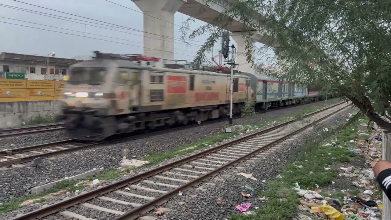 Train no 19309 Shanti express | Gandhinagar cap to indore | speeding