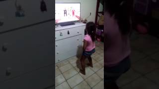 Minha Sobrinha Dançando A Anita.