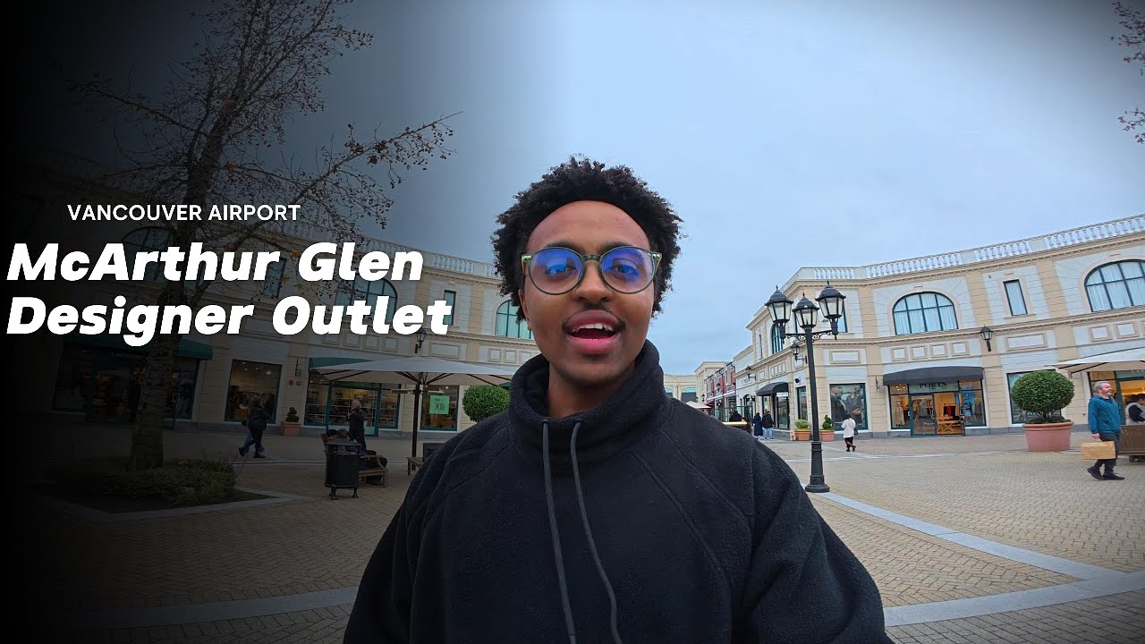 Vancouver Airport McArthur Glen Designer Outlet/Window Shopping