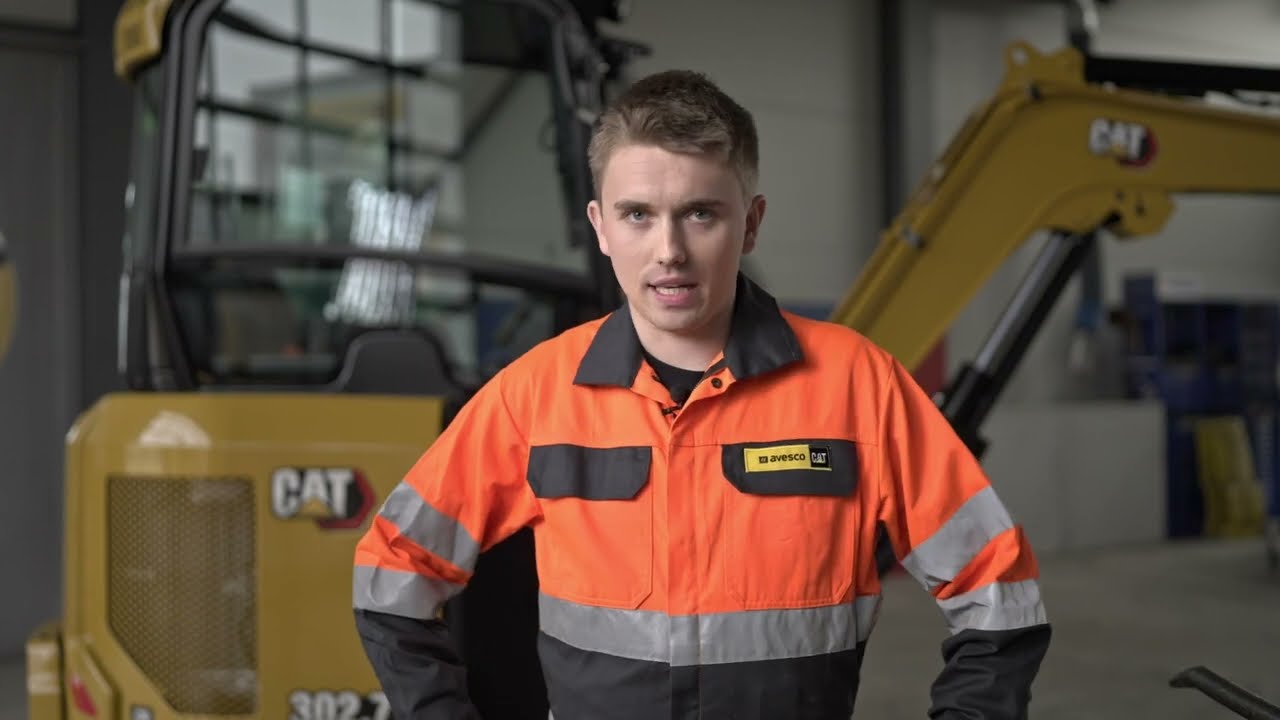 Changer la chenille en caoutchouc d'une mini-pelle – étape par étape