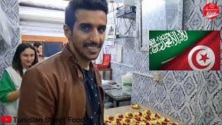 ياسر سعد رحّالة سعودي في جولة تجربة اكل الشارع التونسي