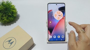 How to change clock style in motorola edge 30 ultra | Moto edge 30 me clock style kaise change kare