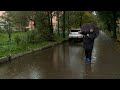 Лужи во дворах на 4-й Парковой откачивает МКУ «Водосток»