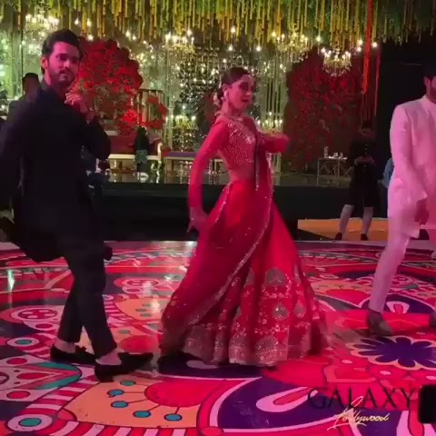 Maya Ali and Wahaj Ali Dancing On Muqabla