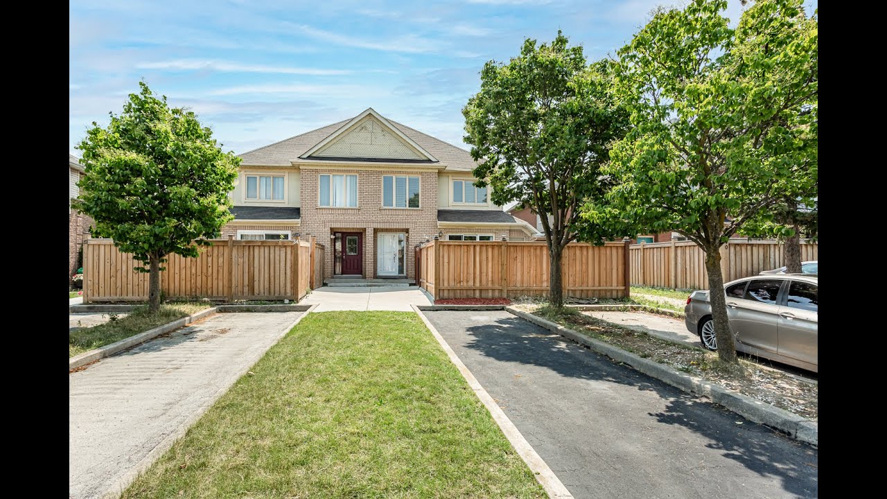 36 Blue Spruce St Brampton